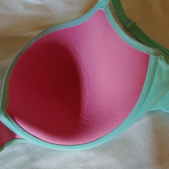 PINK by Victoria's Secret Bra - Picture 6 of 6
